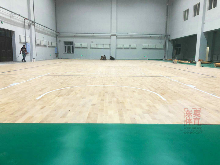 篮球场木地板多少钱一平方
